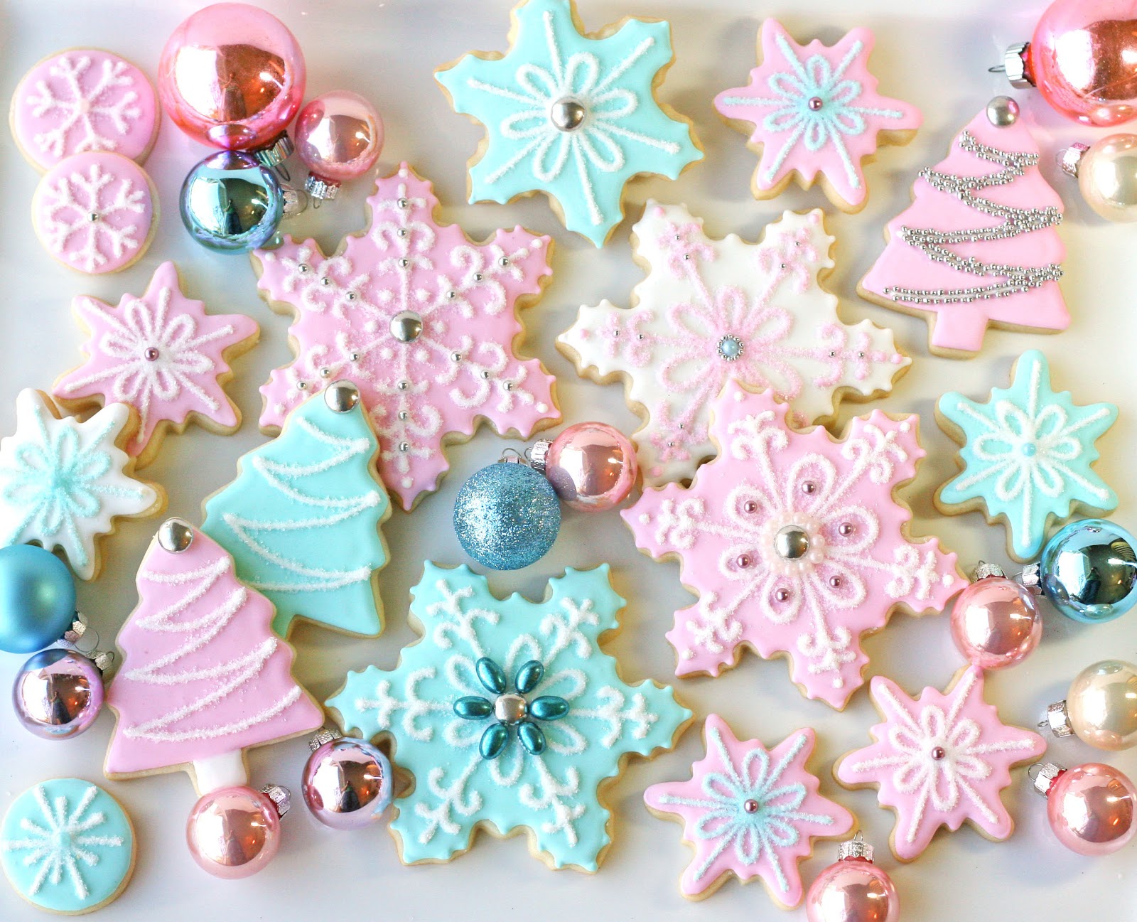 this set of pretty pastel cooki...